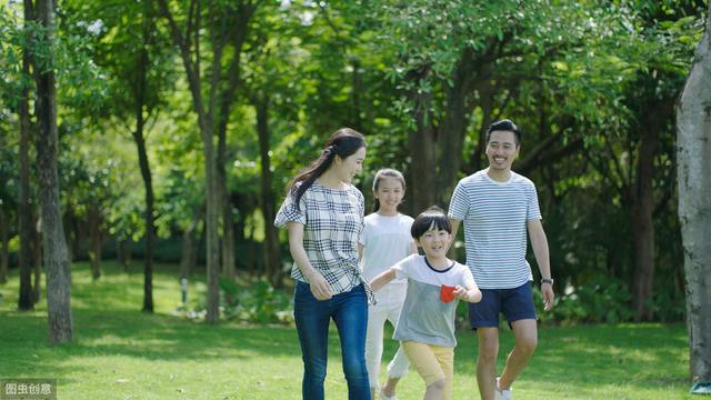 【你的育儿经】致父母：别再把放养孩子当成静待花开，忽略了“默默耕耘”！