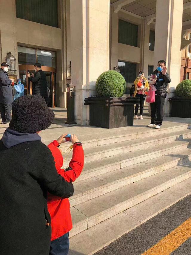 超级宝妈■爸爸，抱一下不行吗