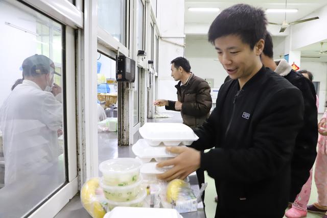 糖醋排骨|大生集团：为留通过年员工烹饪暖心年夜饭
