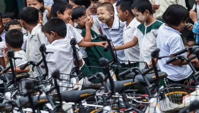 中国上万辆废弃共享单车，被缅甸人收购？看到用途国人后悔了