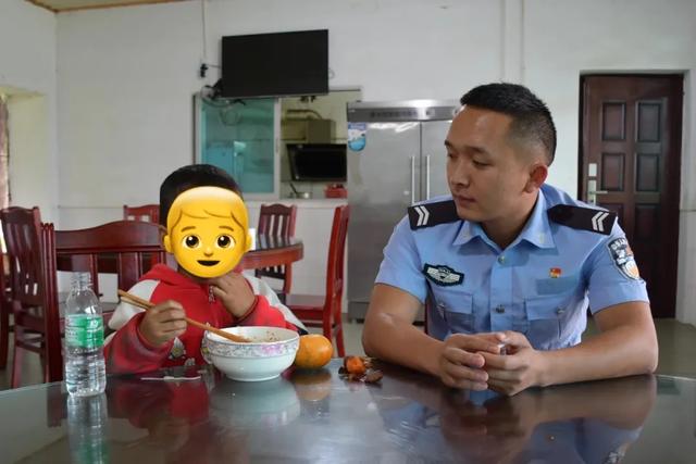 一路向北|德宏6龄童深夜离家暴走12公里，累了就睡隧道里，原因太令人心疼