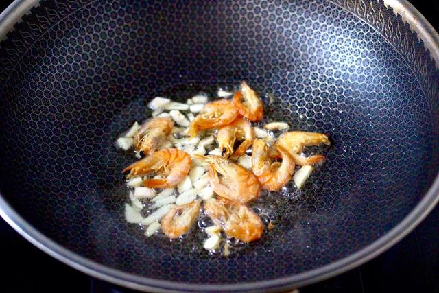 杏鲍菇干虾油菜小炒，每天一道简单的素菜，清肠爽口，做法简单