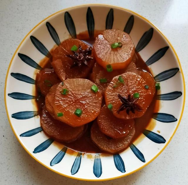 浇汁萝卜：冬日萝卜赛人参，软糯鲜香，比肉都好吃