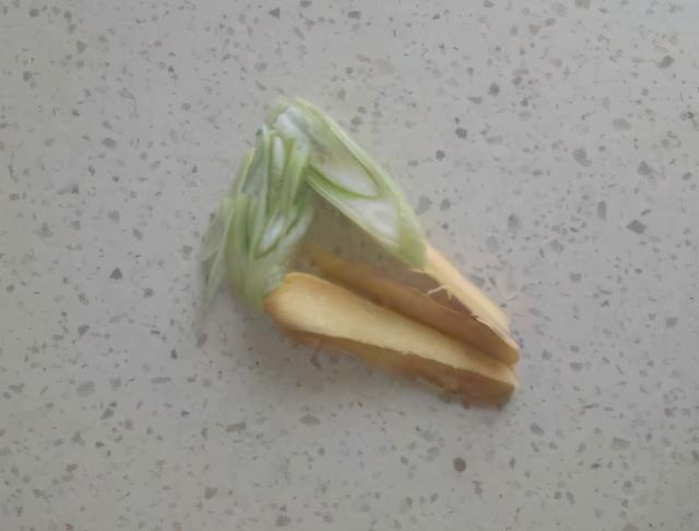 醋溜山药，什么时候放醋很关键，掌握好技巧，山药洁白如玉还清脆