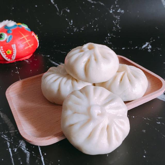 冬天吃包子就爱吃这素馅的，营养丰富，滋味十足，比肉馅好吃多了