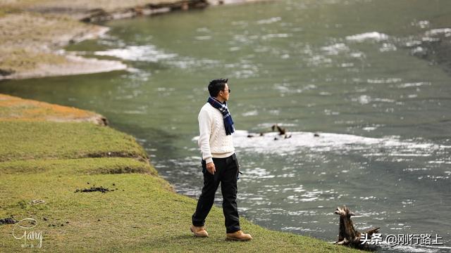 「旅行柚子君」镶嵌在高山森林之中的绿色宝石,这就是草湖