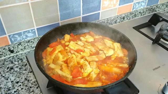 西红柿+冻豆腐这样做，酸香可口，特别下饭，不光好吃还能减肥