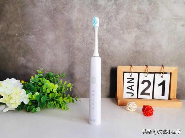 南卡Shiny电动牙刷，开启洁牙新时代