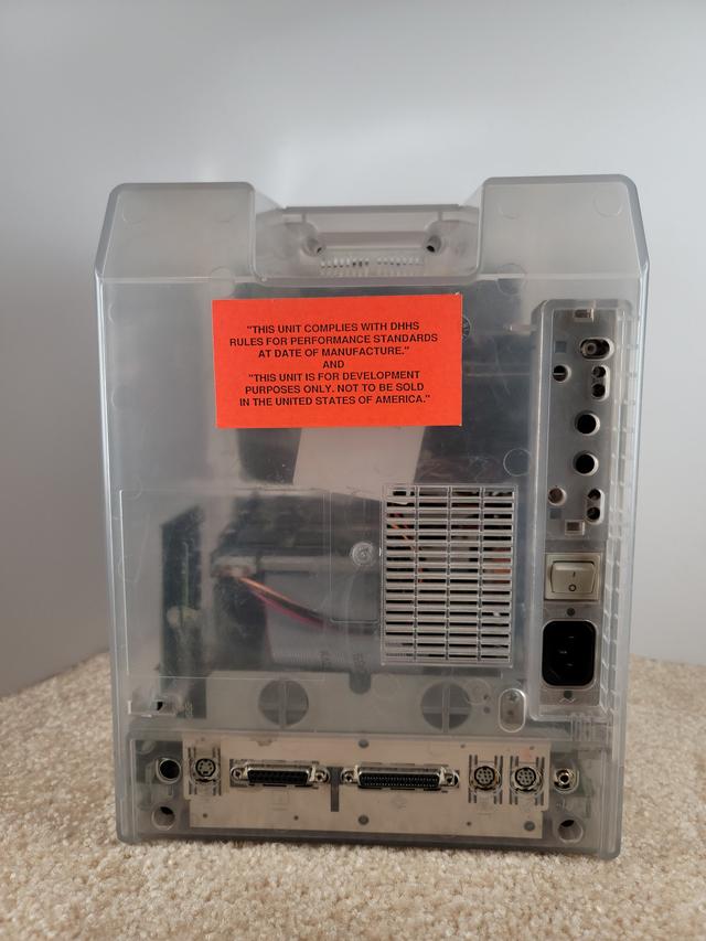 全透明Macintosh Classic原型首次现身互联网