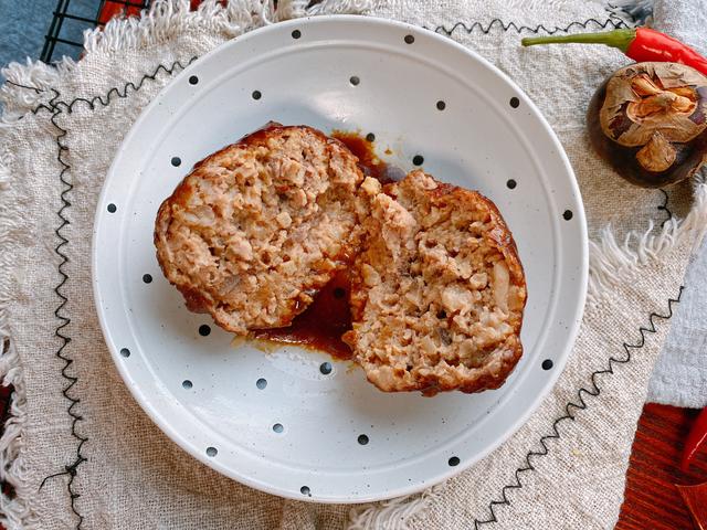 年夜饭必备的四喜丸子，寓意福禄寿喜，家庭做法更简单，肉香四溢