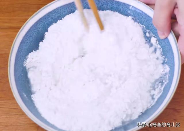 软嫩香甜的红豆抹茶牛奶冻，简单好吃，营养美味，孩子爱吃的美食