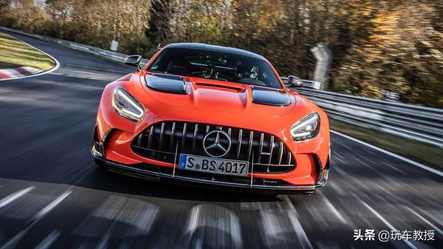 这辆奔驰AMG GT 竟然打败了V12大牛！还有敌手吗？