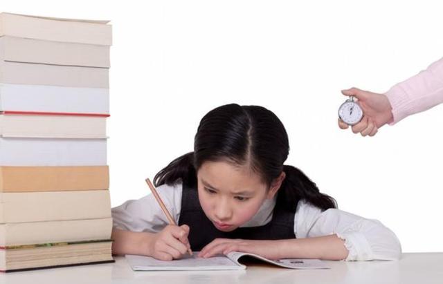 「超级宝妈」孩子时间观念差，家长做好这几点，让孩子轻松自律起来