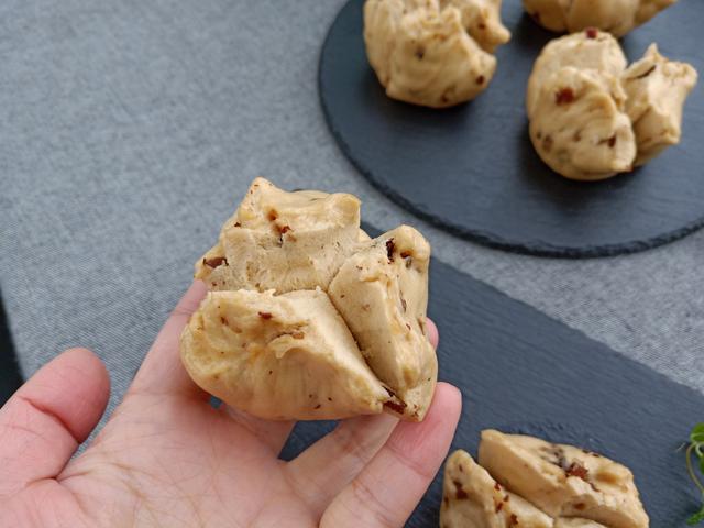 哈哈，花了1年时间，我的馒头终于“开花”了，太好吃，太开心