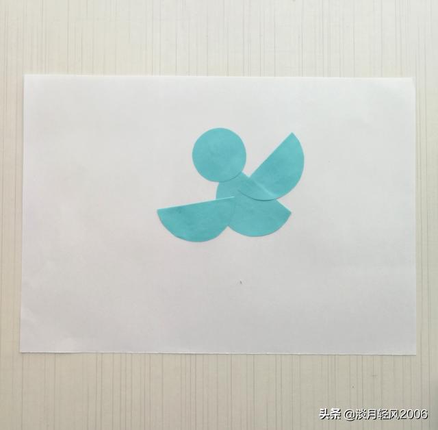 超级宝妈▲幼儿园简单小手工，用卡纸粘贴小鸟的教程，可以当手工作业