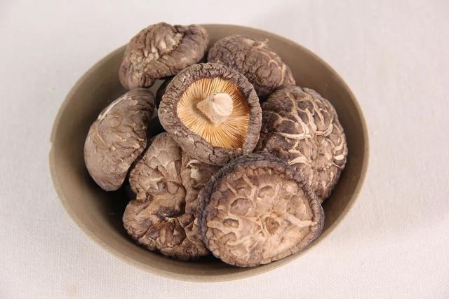 幸福的小调|怀孕也能吃零食？吃这些零食对身体还有益哦