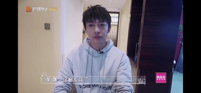 因戏生情，没想到戏外“小燕子”和“尔康”的婚后生活这么甜|资讯早知道