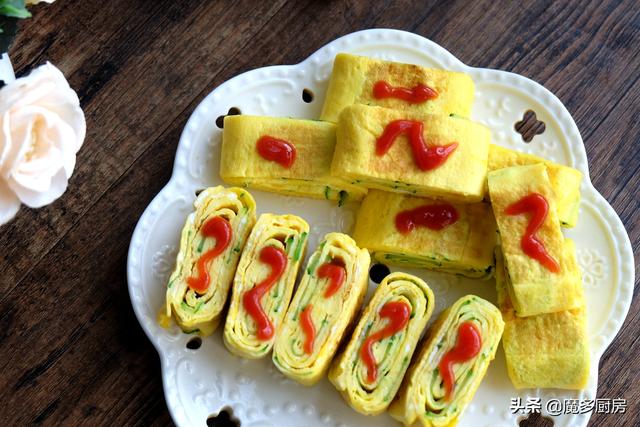 8个鸡蛋做了一盘菜，上桌就被抢，做法简单营养美味，和黄瓜最搭