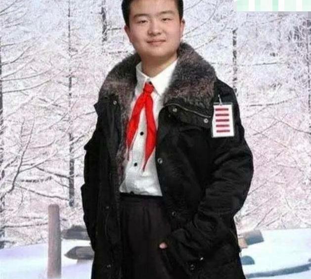 「你的育儿经」曾是名声大噪的“五道杠少年”，现在却埋没人海，网友：可惜了