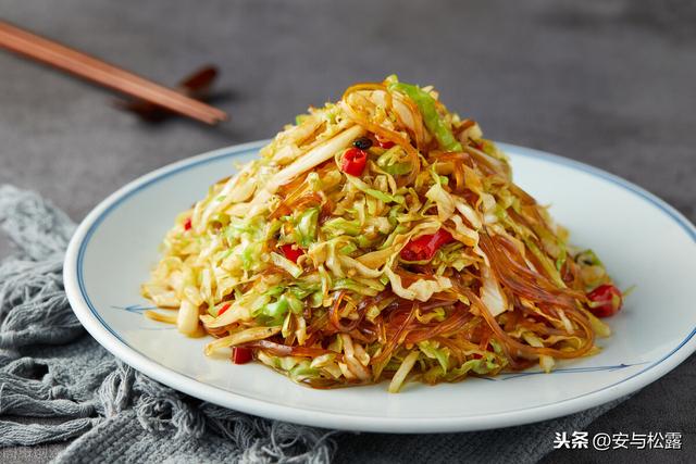 粉丝白菜，特别适合冬天吃的家常菜，顺滑鲜香超下饭，新手零失误