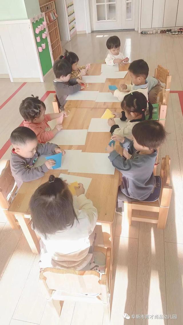 「阜新育才尚品幼儿园 · 课程」手指点画