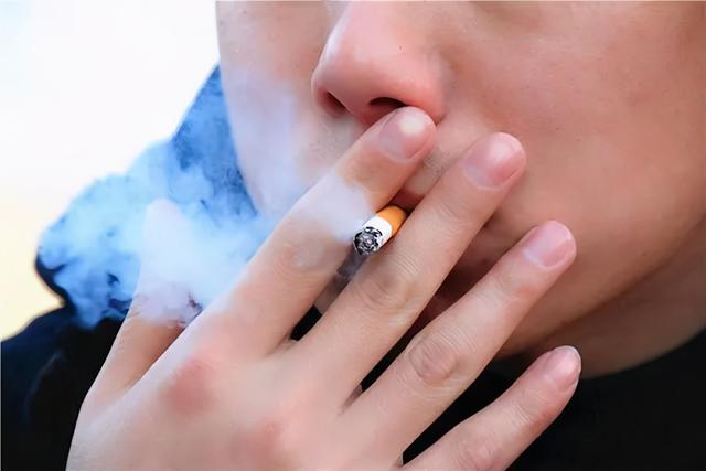 肺癌咳嗽，与别的咳嗽有啥不一样？呼吸科医生教你正确区分