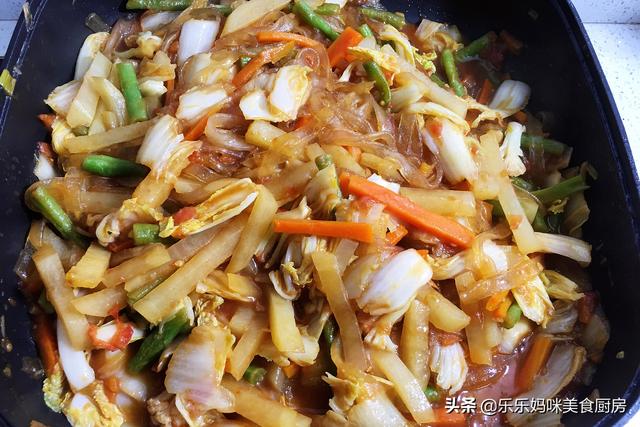 冬至前后，常吃此菜，不用放肉也很香，冷天烩一锅，暖和下饭