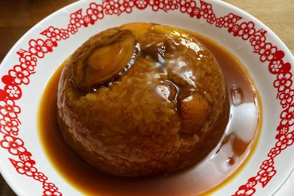 八宝饭|有的靠“秒杀”，有的日销2万只……上海最热门的八宝饭为什么好吃？