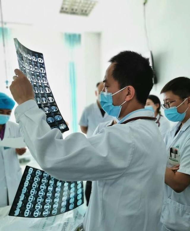 云山|曹云山：“给患者带来光明是最大的幸福”