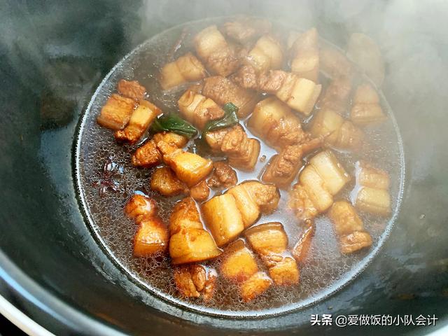 五花肉的经典做法，老菜新做，软糯香甜入口即化，记住窍门很简单