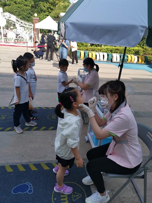 文汇网|最强力的保护，呵护“柔软”的他们！沪公办幼儿园今开园，小学一二三年级学生复学