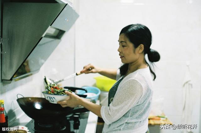 「超级宝妈」妈妈的味道，你留给她记忆中是哪道大餐？教育孩子和烧好菜有关？