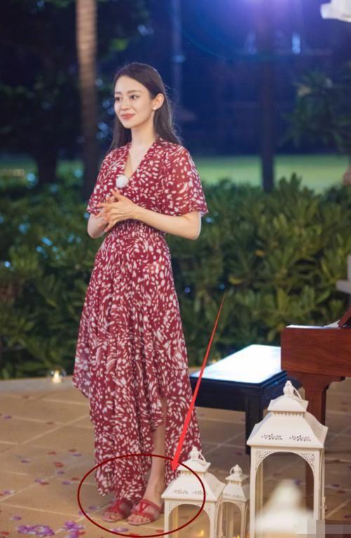 形同陌路|都羡慕吉娜身材好颜值高,谁又注意过她的脚踝?看了叫人心疼哭了