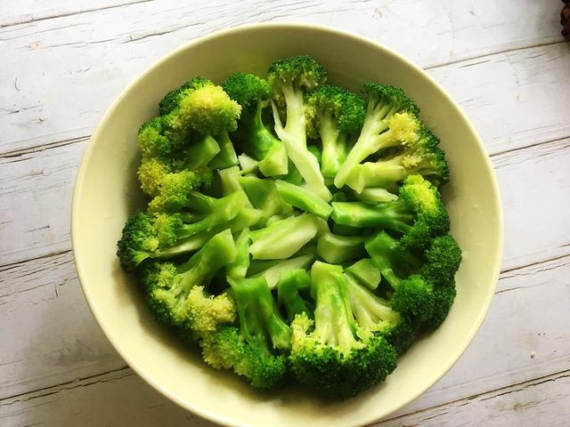 12月，要给孩子常吃这菜，营养丰富，蒸一蒸原汁原味，味道更好