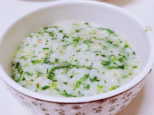 [你的育儿经]辅食贴士|这款肉嫩鲜美的鳕鱼菠菜粥来帮你打开你家宝宝的胃