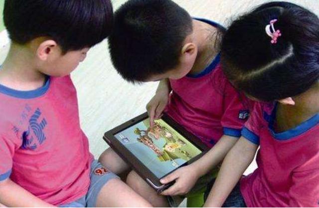 「你的育儿经」“孩子沉迷游戏，我快气疯了”，宝妈别急，尝试下国外的逆向法