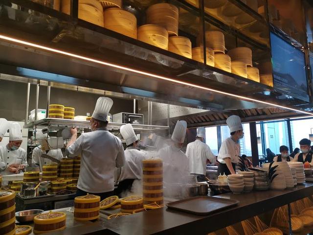 蝴蝶里秋冬新品上市，这家主打广式点心的茶餐厅三十年只专注手工制作，招牌乳鸽不容错过