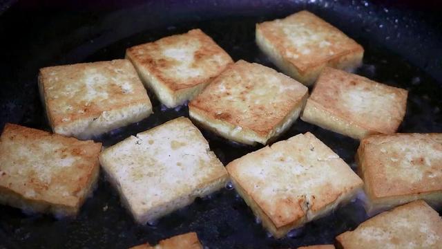 白菜猪肉炖粉条，好多人第一步就错了，难怪不好吃，看大厨教你做