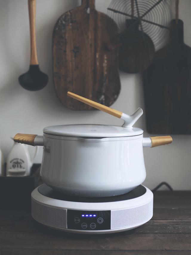 椰子炖鸡，简单上手鲜美多汁，养生又驱寒，女性朋友要常喝