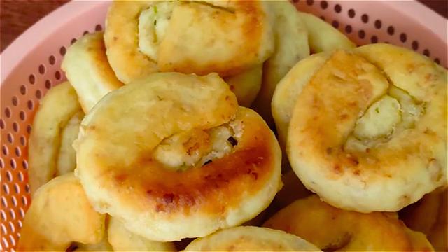 燕麦这样做太好吃了，往里面加3个鸡蛋，比油条好吃，比馅饼简单