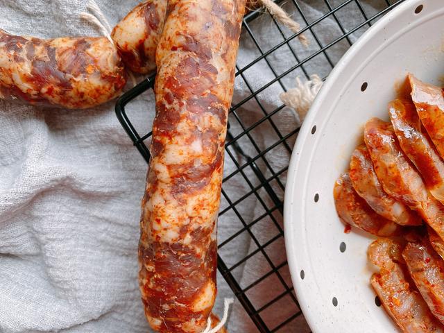 想吃川味香肠不用买了，配方和做法都告诉你，麻辣咸香，味道正宗