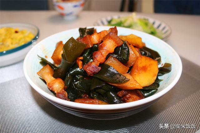 天冷最爱吃炖菜，3种食材一起炖，鲜味香味都有了，太好吃了