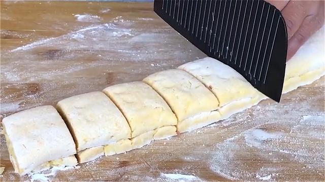 玉米面最好吃的做法，看着都流口水，暄软细腻，越嚼越香