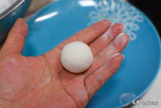 冬天特馋这美食，像汤圆又不是，朋友：才知道还可以这样吃