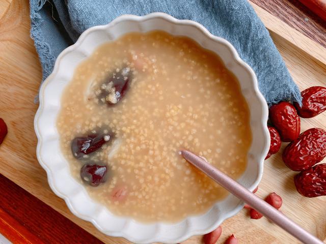 冬季早上要多喝这粥，红枣搭配这3样食材，健脾暖胃，老少皆宜
