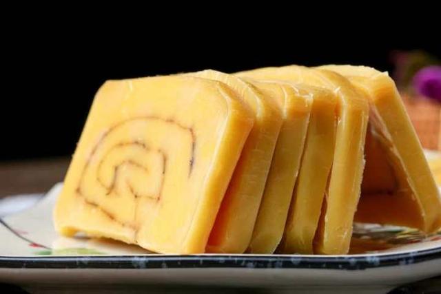 来自陕北的黄米年糕，吃出来的软糯儿，枣香浓郁！煎炸蒸皆可