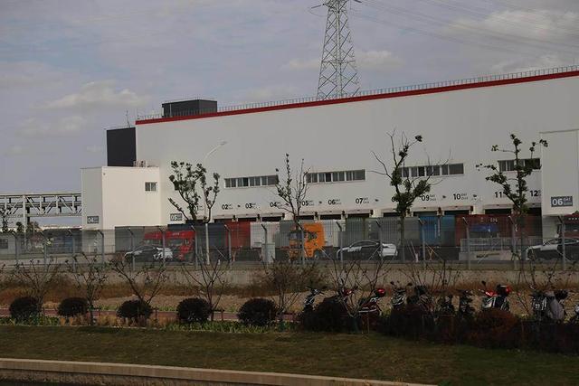 为什么特斯拉工厂需要80个门？