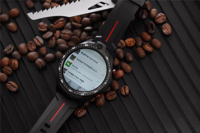 支持语音通话，能安装APP，双向拍照，Jeep智能运动手表