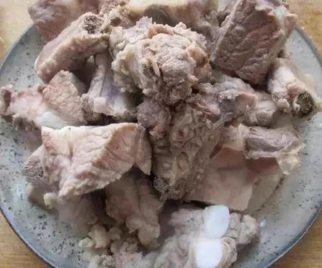酱香牛排骨正宗做法，软嫩多汁，好吃到吮骨头，过年待客有面子