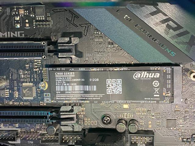 大厂品质，十年质保，国货精品NVMe SSD实测大华C900